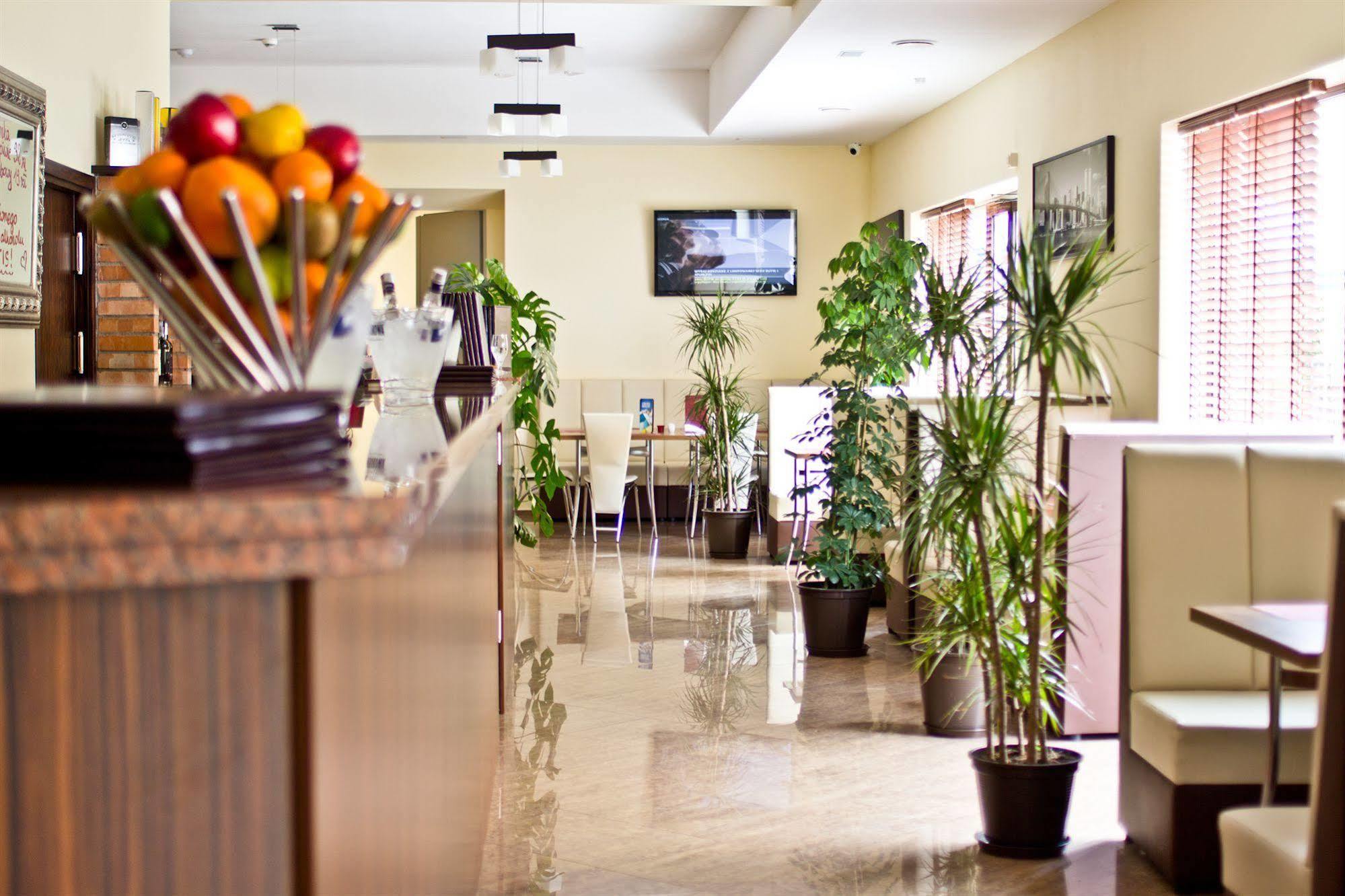 Versal Airport Modlin Nowy Dwor Mazowiecki Ngoại thất bức ảnh